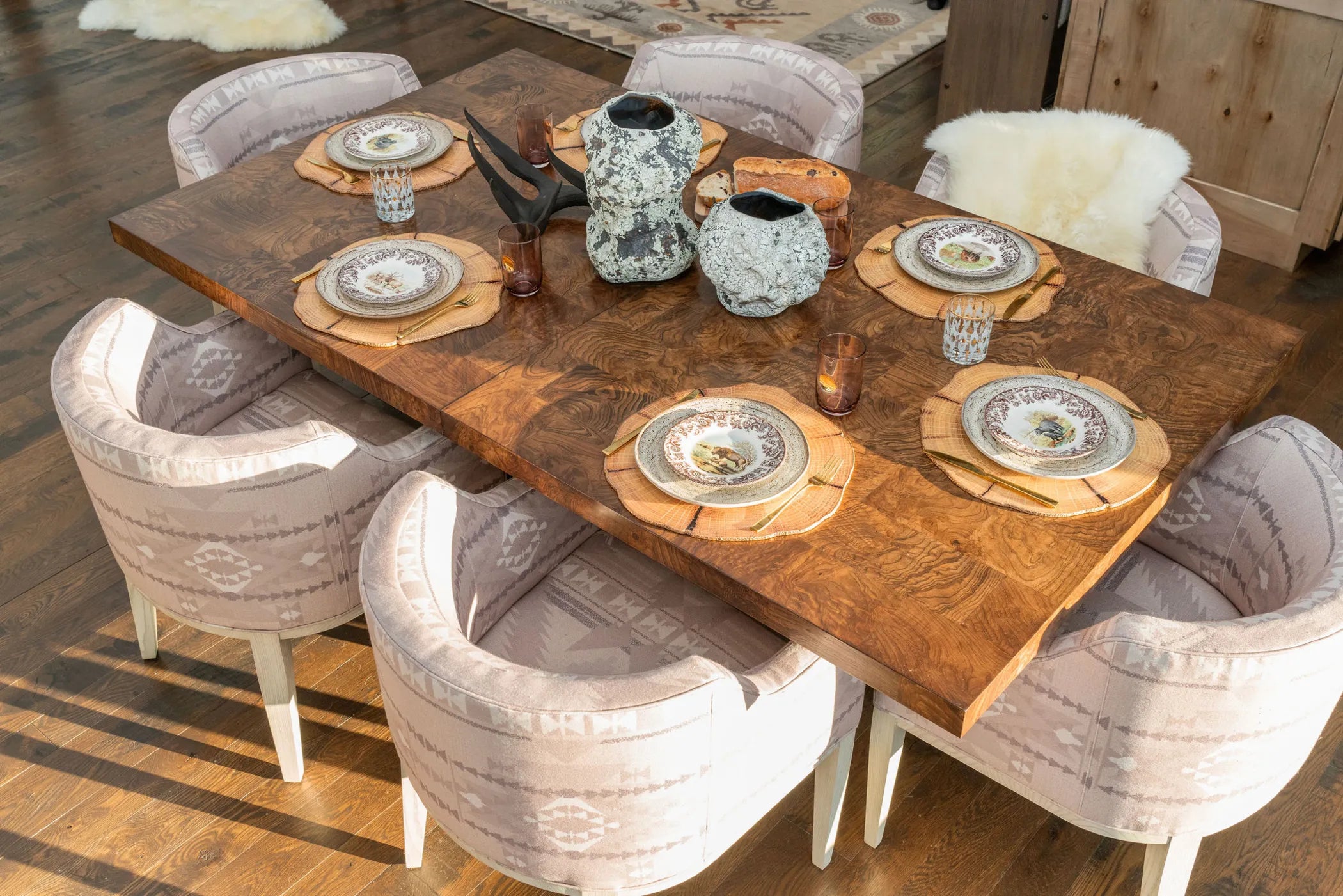 Five Must-Have Furniture Pieces for the Entertaining Season