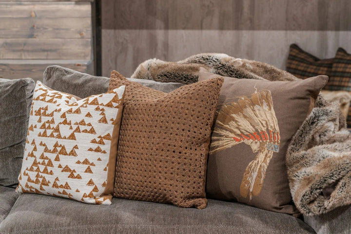 Pillows & Throws