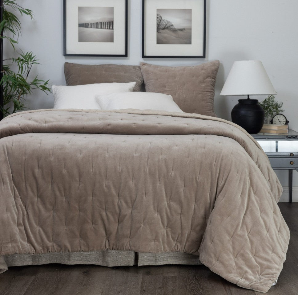 Mesa Linen & Velvet Quilt
