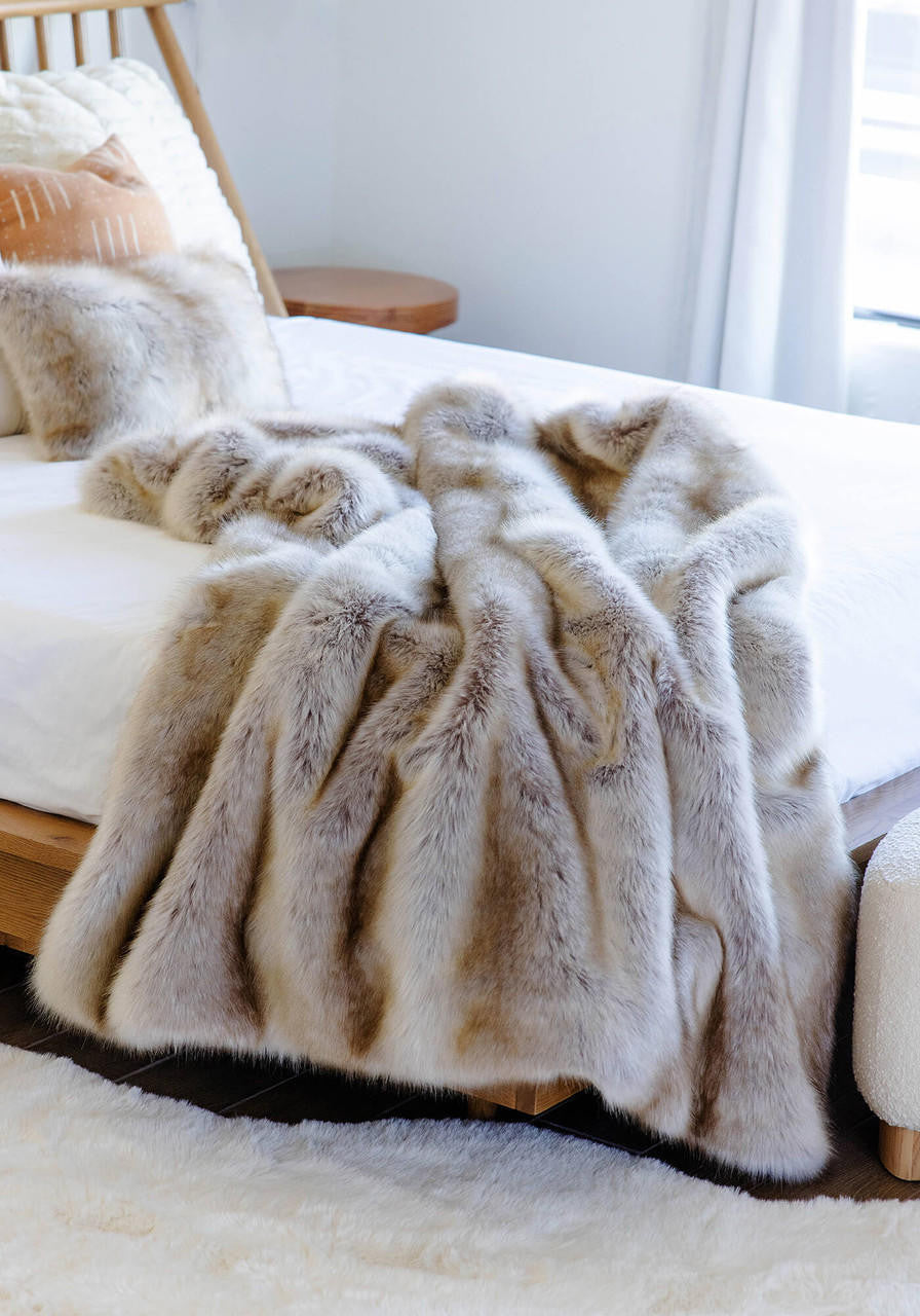 Blonde Fox Faux Fur Throw Blanket