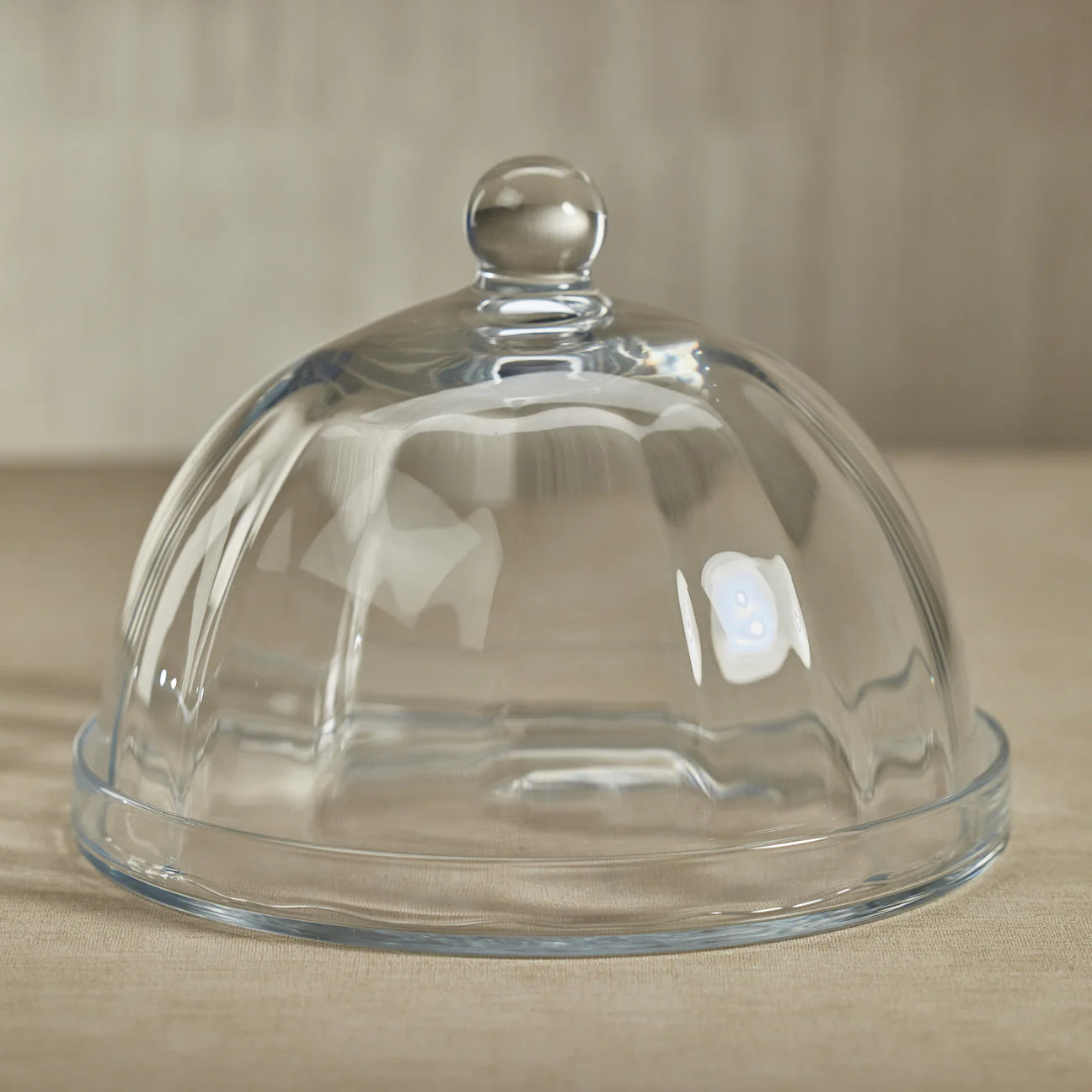 Loulou Optic Pastry Glass Plate with Cloche